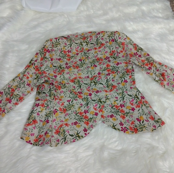 Blazer - Picture 2 of 6